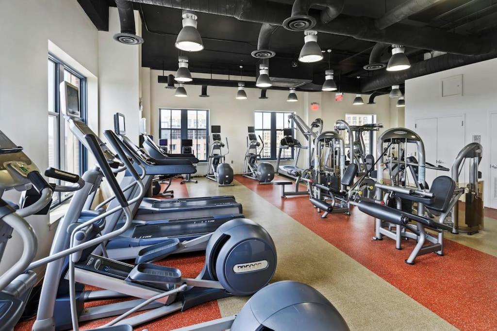 Pentagon City Comfort Modern Stay Арлингтон Экстерьер фото
